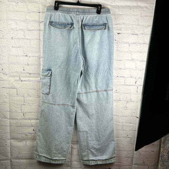 Love, Fire Light Wash Wide Leg Cargo Jeans Size 13/31 - Picture 3 of 9
